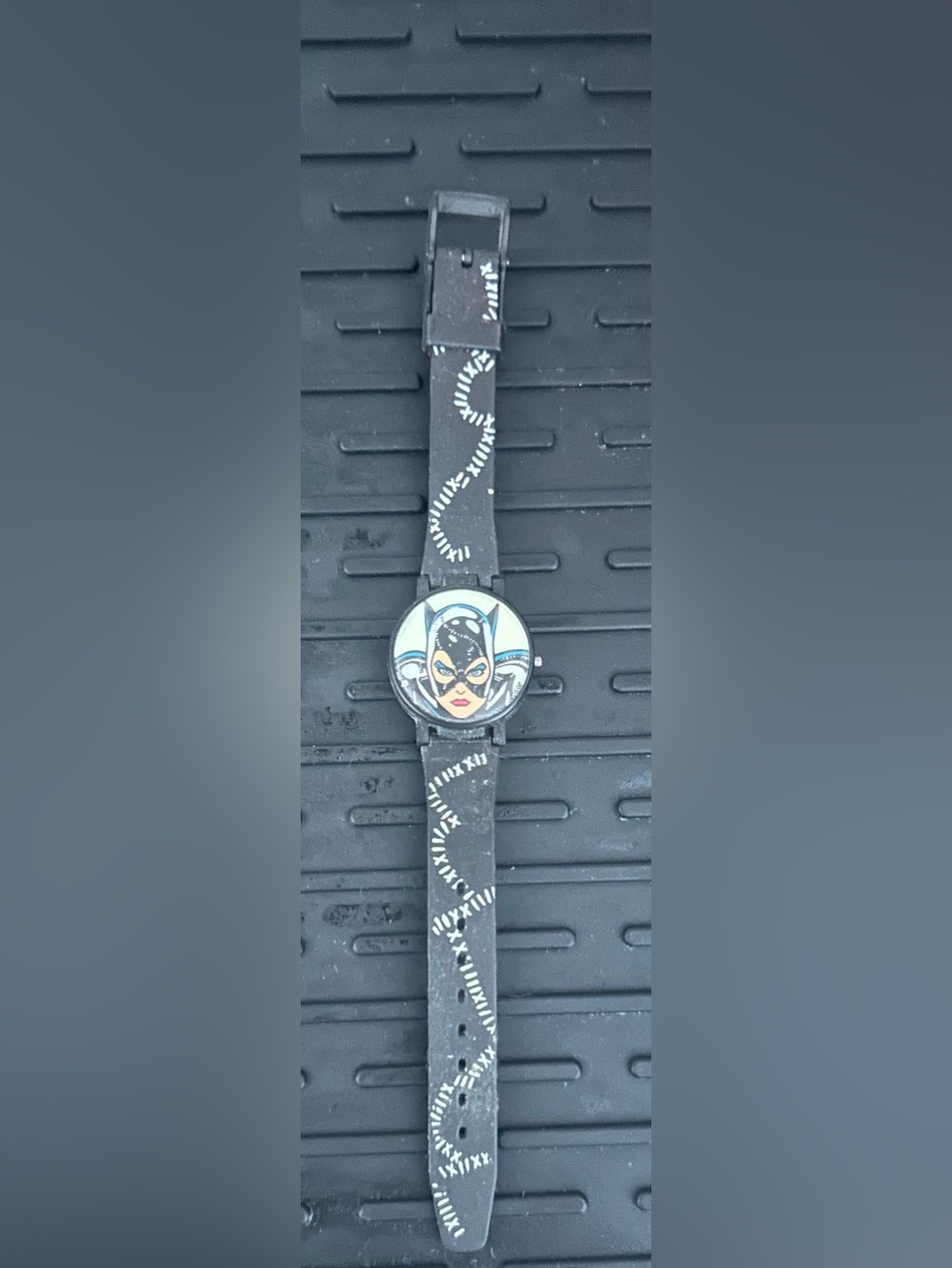 Catwoman vintage digital watch! Glow in the dark! 1991 DC comics!